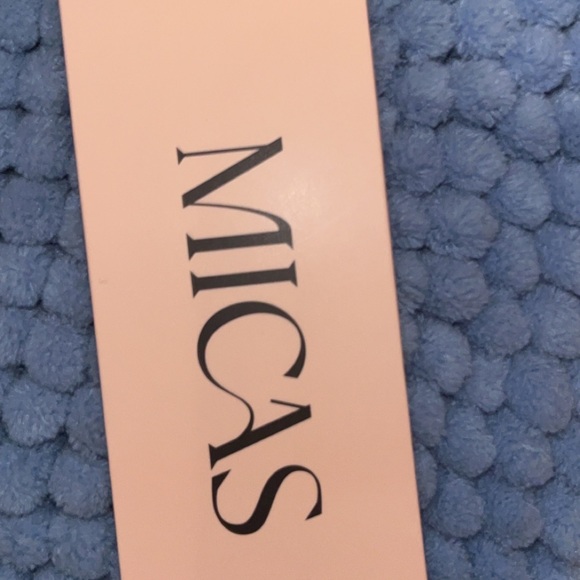 Blue and yellow micas crop top size small - Picture 2 of 2